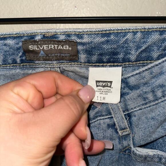 Vintage Y2K Levi's Silvertab mid Rise Baggy flare Leg Jeans - Picture 5 of 9